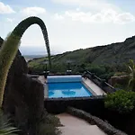 Castillo Lanzarote Bentley - Luxury -sleep In A Volcanic Cave Apartment Tías