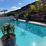 Castillo Lanzarote Bentley - Luxury -sleep In A Volcanic Cave Apartment