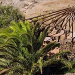Castillo Lanzarote Bentley - Luxury -sleep In A Volcanic Cave * Tías