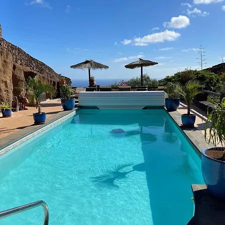 Castillo Lanzarote Bentley - Luxury -sleep In A Volcanic Cave ティアス