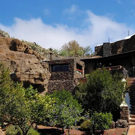 Castillo Lanzarote Bentley - Luxury -sleep In A Volcanic Cave