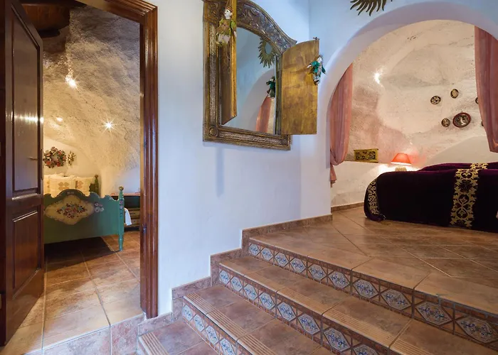 Castillo Lanzarote Bentley - Luxury -sleep In A Volcanic Cave Tías