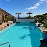 Castillo Lanzarote Bentley - Luxury -sleep In A Volcanic Cave Tias