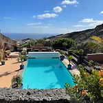 Castillo Lanzarote Bentley - Luxury -sleep In A Volcanic Cave * Tías