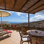 Castillo Lanzarote Bentley - Luxury -sleep In A Volcanic Cave
