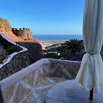 Castillo Lanzarote Bentley - Luxury -sleep In A Volcanic Cave *