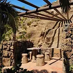 Castillo Lanzarote Bentley - Luxury -sleep In A Volcanic Cave Tías