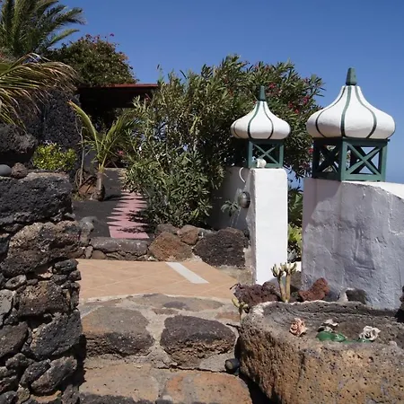 Castillo Lanzarote Bentley - Luxury -sleep In A Volcanic Cave