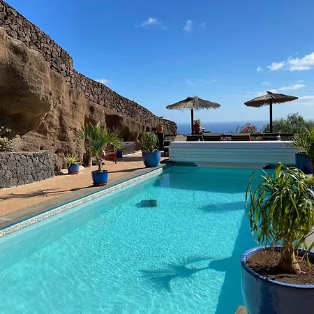 Castillo Lanzarote Bentley - Luxury -sleep In A Volcanic Cave *