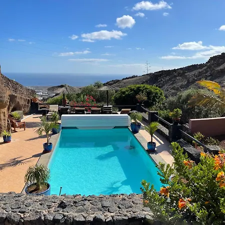Castillo Lanzarote Bentley - Luxury -sleep In A Volcanic Cave * Tías