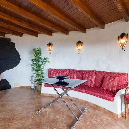 Castillo Lanzarote Bentley - Luxury -sleep In A Volcanic Cave Apartmán *