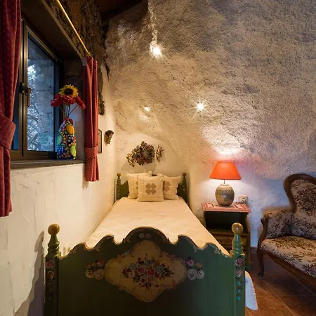 Castillo Lanzarote Bentley - Luxury -sleep In A Volcanic Cave * Tías