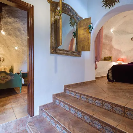 Castillo Lanzarote Bentley - Luxury -sleep In A Volcanic Cave Tías