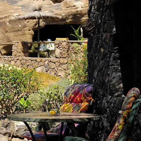 Apartmán Castillo Lanzarote Bentley - Luxury -sleep In A Volcanic Cave Tías