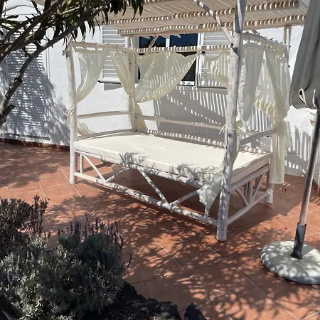 Castillo Lanzarote Bentley - Luxury -sleep In A Volcanic Cave *