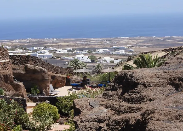 Castillo Lanzarote Bentley - Luxury -sleep In A Volcanic Cave *