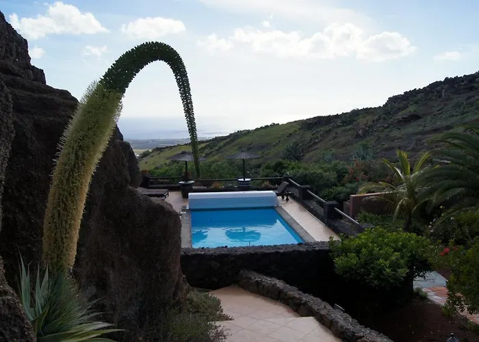 Castillo Lanzarote Bentley - Luxury -sleep In A Volcanic Cave Lejlighed Tías