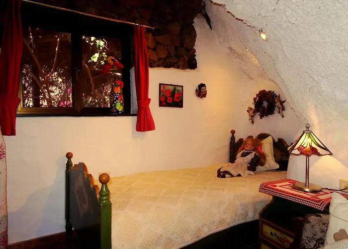 Castillo Lanzarote Bentley - Luxury -sleep In A Volcanic Cave Apartment