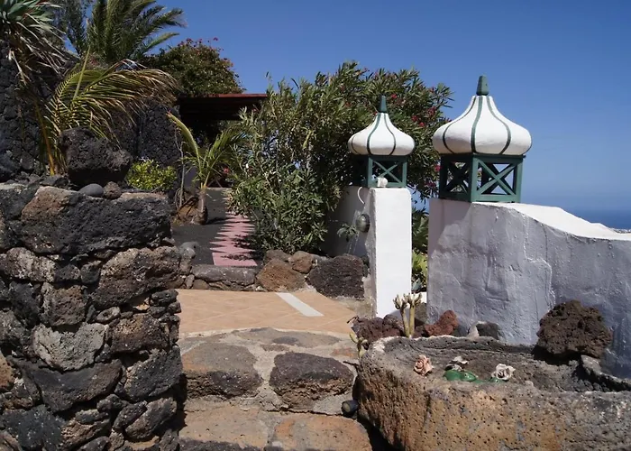 Castillo Lanzarote Bentley - Luxury -sleep In A Volcanic Cave
