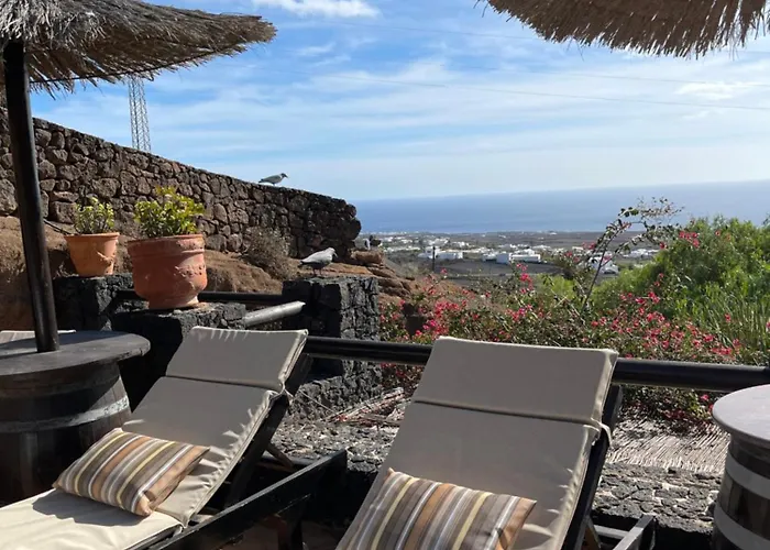 Apartment Castillo Lanzarote Bentley - Luxury -sleep In A Volcanic Cave