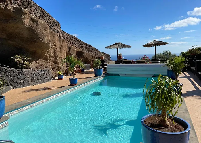 Castillo Lanzarote Bentley - Luxury -sleep In A Volcanic Cave *