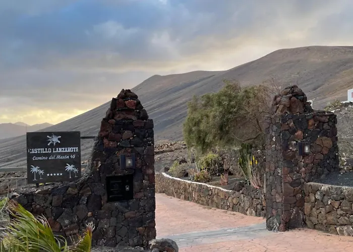 Apartment Castillo Lanzarote Bentley - Luxury -sleep In A Volcanic Cave *