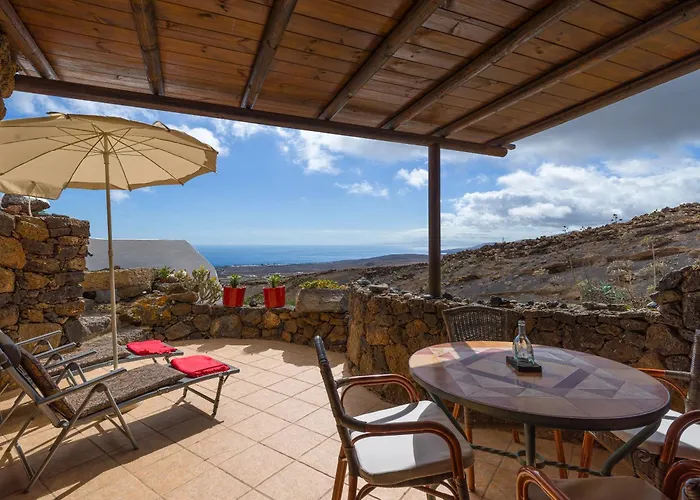 Castillo Lanzarote Bentley - Luxury -sleep In A Volcanic Cave