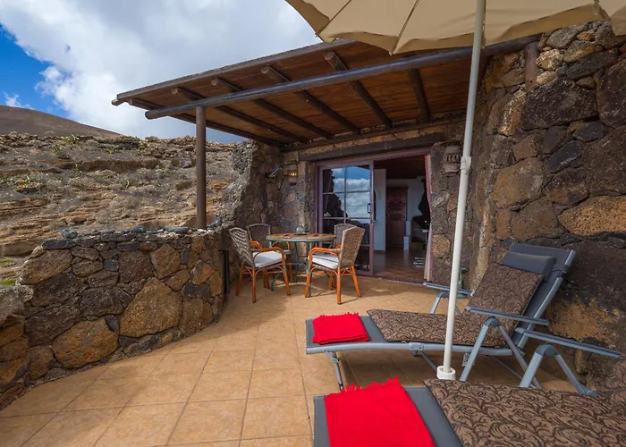 Apartment Castillo Lanzarote Bentley - Luxury -sleep In A Volcanic Cave