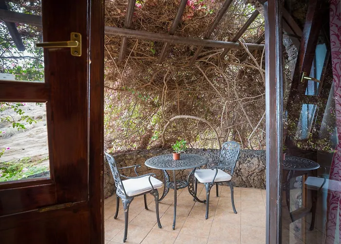 Apartment Castillo Lanzarote Bentley - Luxury -sleep In A Volcanic Cave