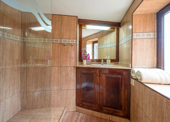 Apartment Castillo Lanzarote Bentley - Luxury -sleep In A Volcanic Cave