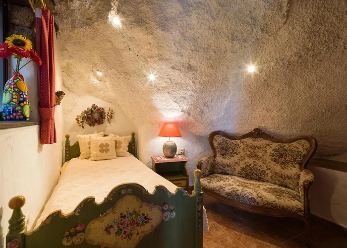 Castillo Lanzarote Bentley - Luxury -sleep In A Volcanic Cave