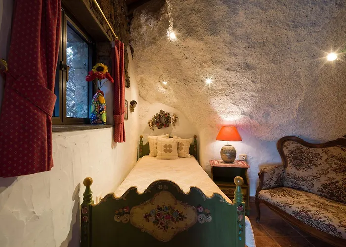 Castillo Lanzarote Bentley - Luxury -sleep In A Volcanic Cave * Tias