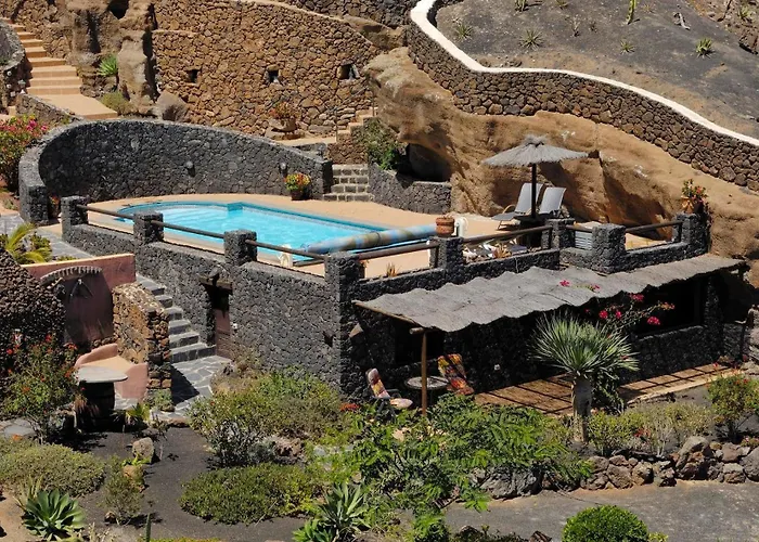 Castillo Lanzarote Bentley - Luxury -sleep In A Volcanic Cave Tias